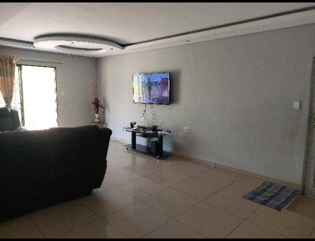 4 BEDROOM HOUSE FOR SALE IN UMGABABA